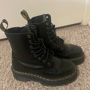 Dr. Martens Jadon Platform 8-
Eye Boot